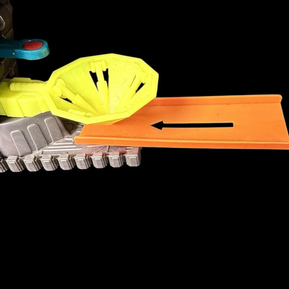 Mattel Hot Wheels: Trick Tracks Radar Rocket Set Replacement No Rocket‎